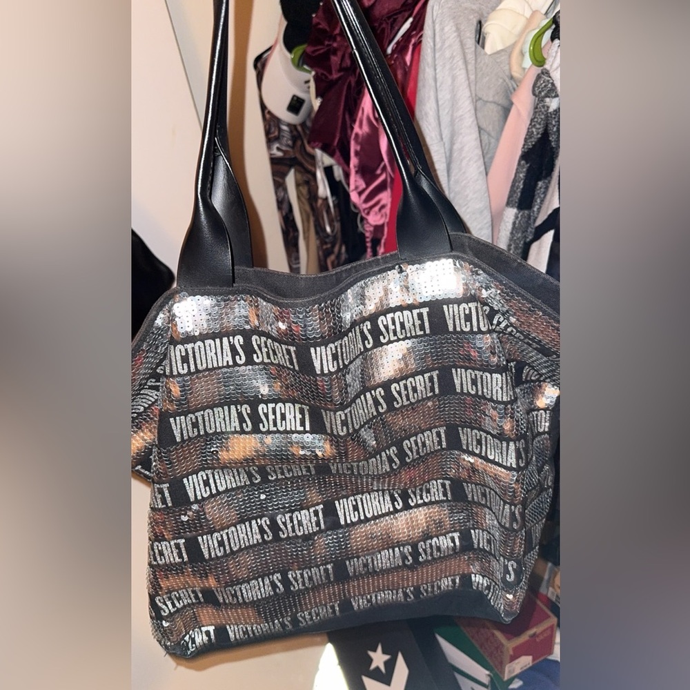 stylish VS shoulder/tote bag women’s